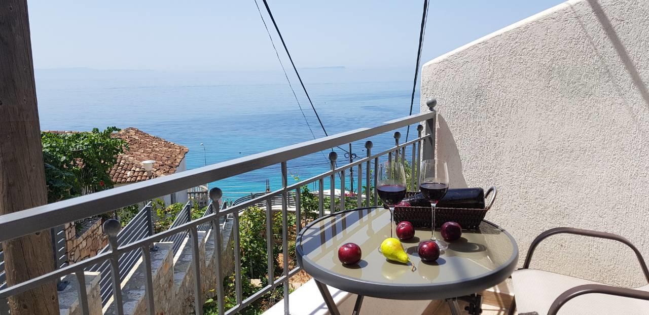 First House Apartment Himare Exterior photo