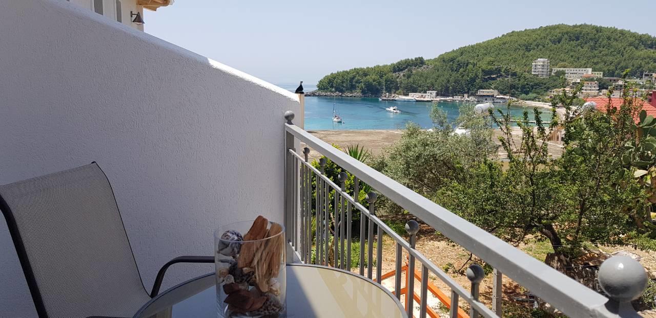 First House Apartment Himare Exterior photo